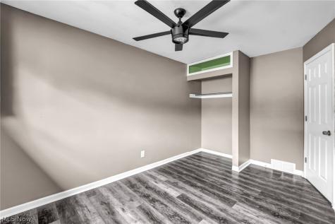 14291 Gallatin Boulevard Brook Park OH 44142