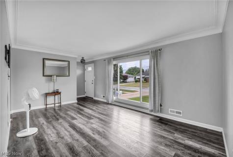 14291 Gallatin Boulevard Brook Park OH 44142