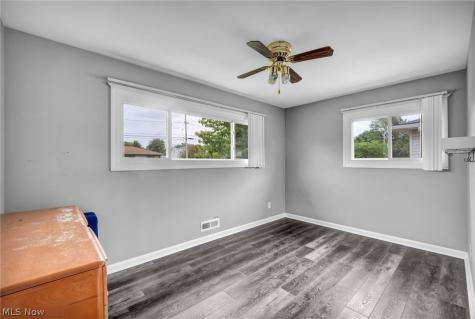 14291 Gallatin Boulevard Brook Park OH 44142
