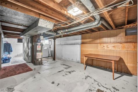 14291 Gallatin Boulevard Brook Park OH 44142