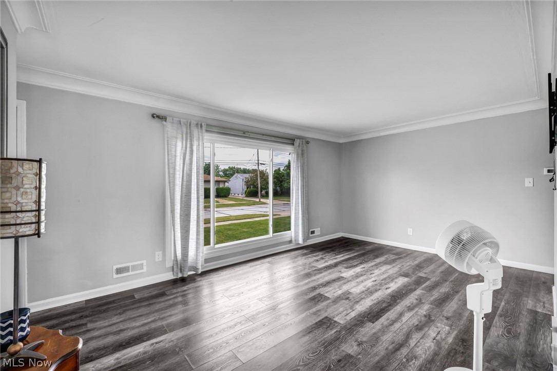 14291 Gallatin Boulevard Brook Park OH 44142