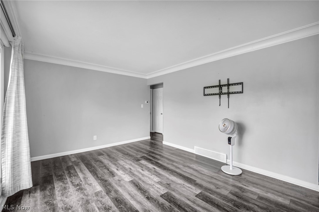 14291 Gallatin Boulevard Brook Park OH 44142