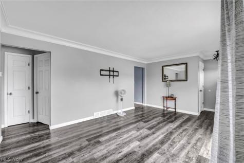 14291 Gallatin Boulevard Brook Park OH 44142