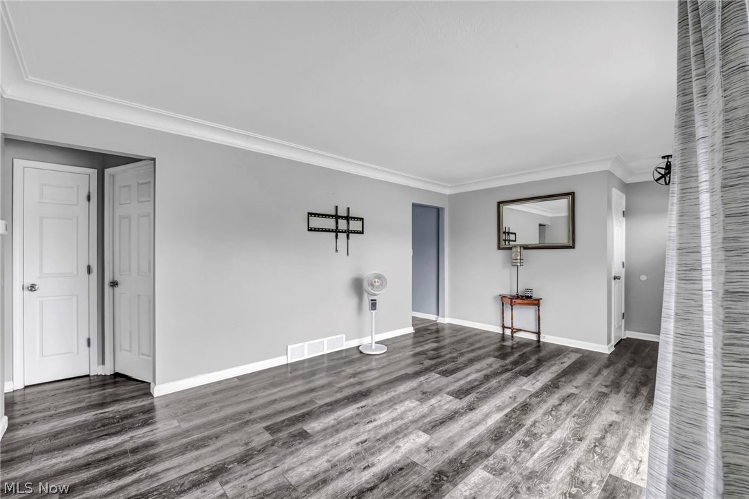 14291 Gallatin Boulevard Brook Park OH 44142