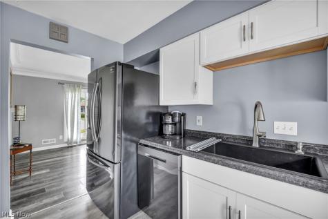 14291 Gallatin Boulevard Brook Park OH 44142