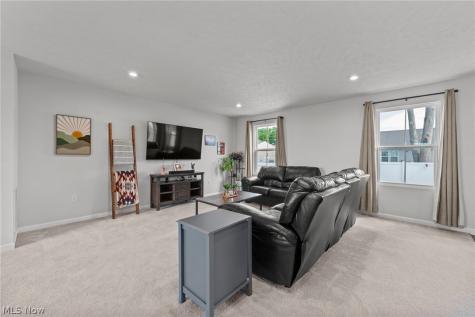 4636 Erhart Drive Lorain OH 44053