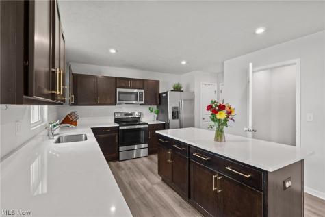4636 Erhart Drive Lorain OH 44053