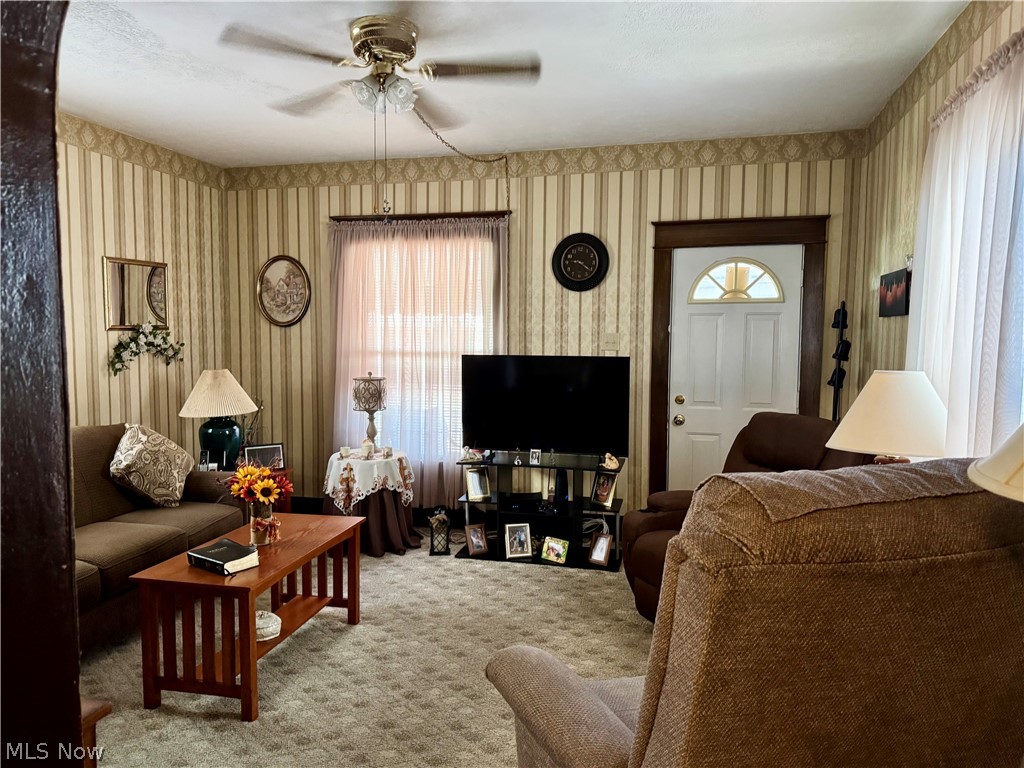 314 W 3rd Street Uhrichsville OH 44683