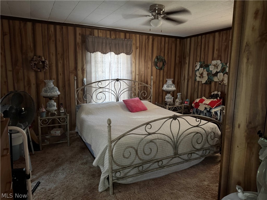 314 W 3rd Street Uhrichsville OH 44683