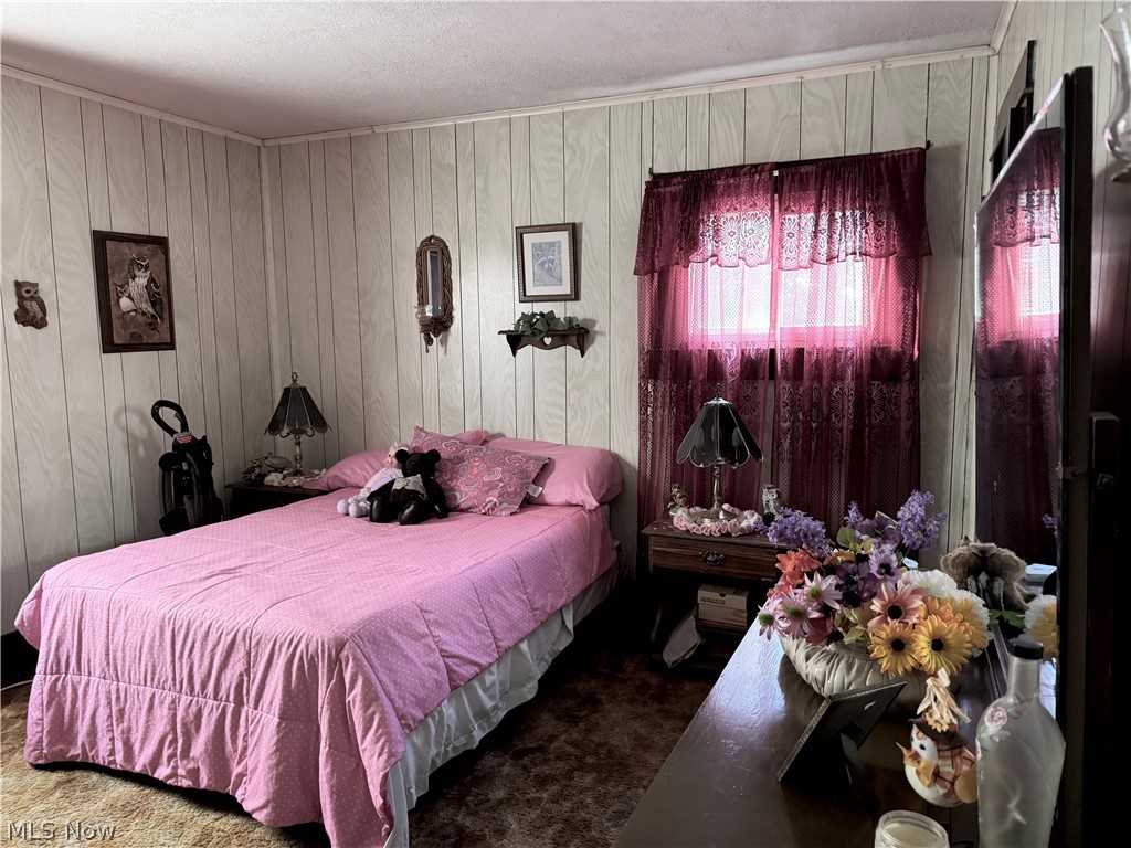 314 W 3rd Street Uhrichsville OH 44683