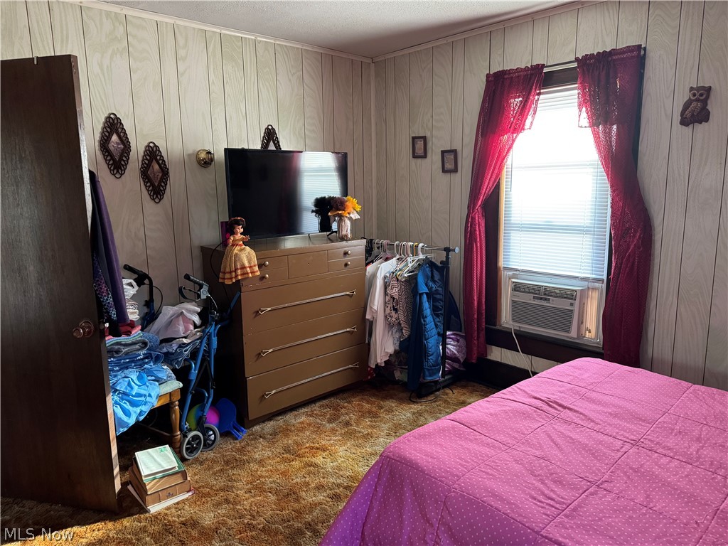 314 W 3rd Street Uhrichsville OH 44683