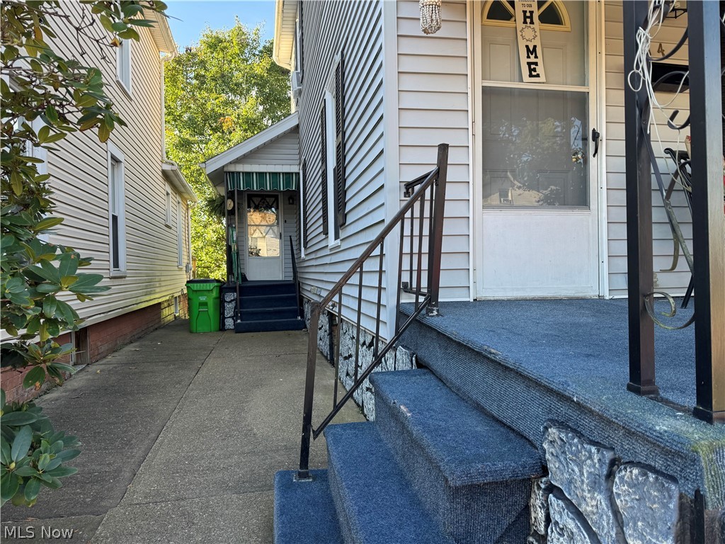 314 W 3rd Street Uhrichsville OH 44683