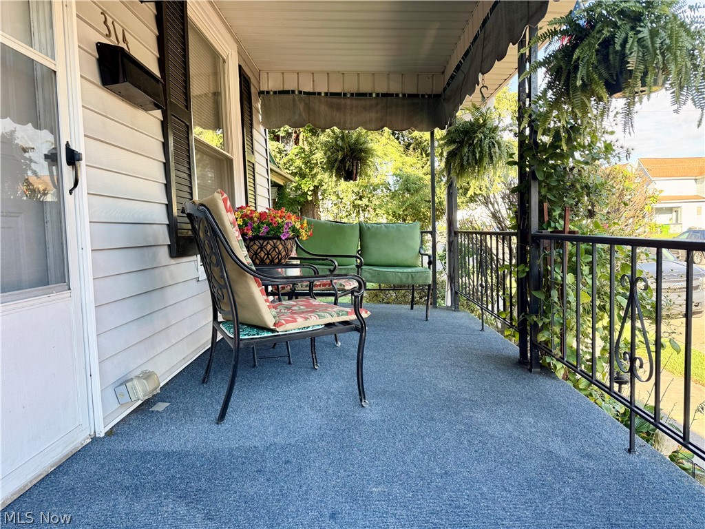 314 W 3rd Street Uhrichsville OH 44683