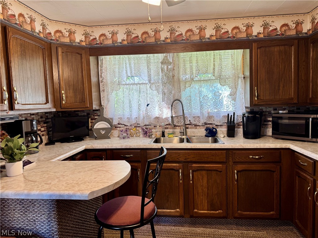 314 W 3rd Street Uhrichsville OH 44683