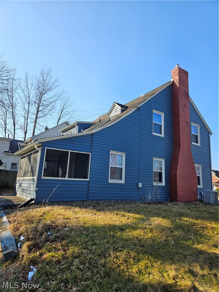 671 Moreley Avenue Akron OH 44320