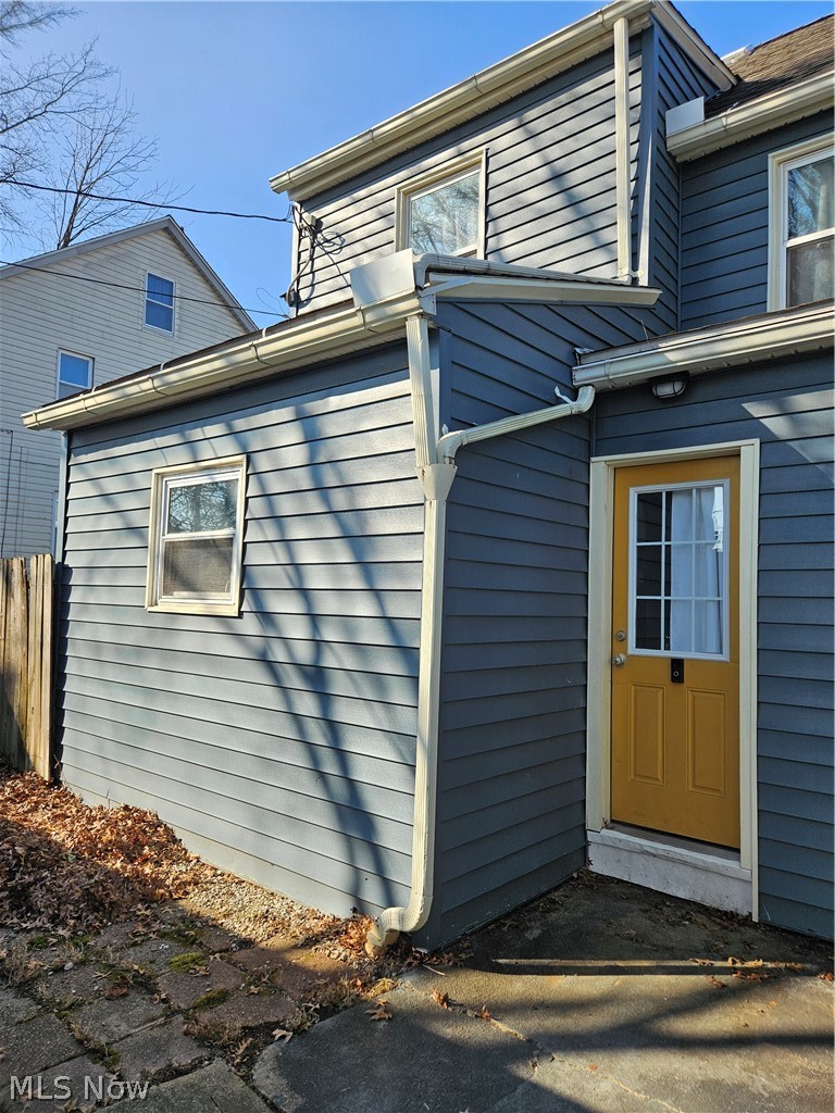 671 Moreley Avenue Akron OH 44320