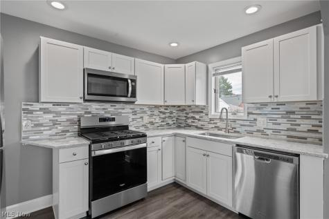 6810 Alber Avenue Parma OH 44129