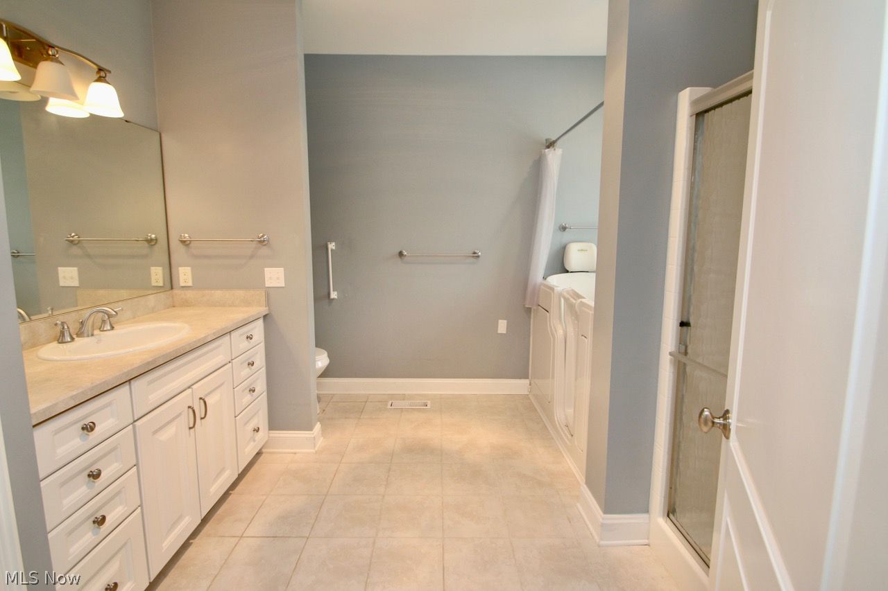 156 Stonecreek Drive Mayfield OH 44143