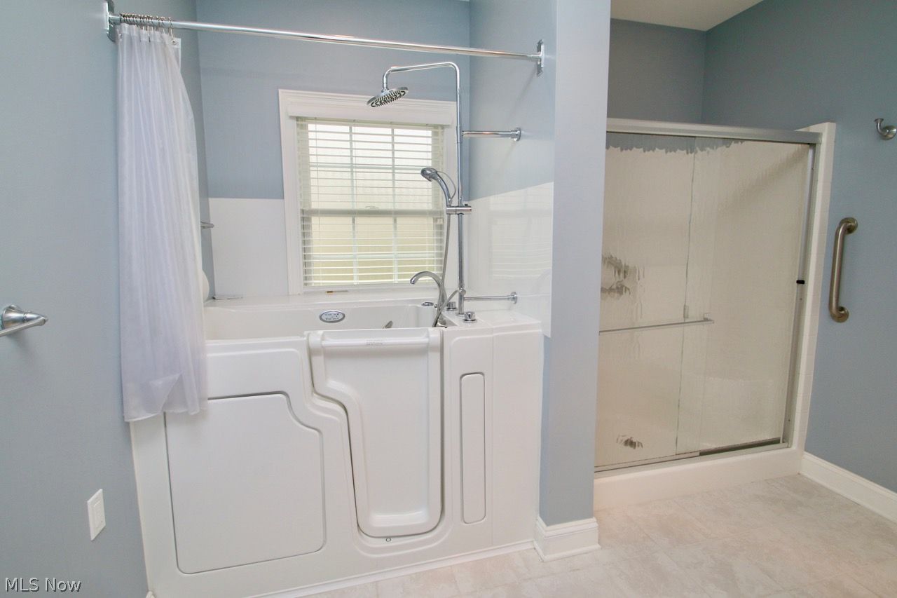 156 Stonecreek Drive Mayfield OH 44143