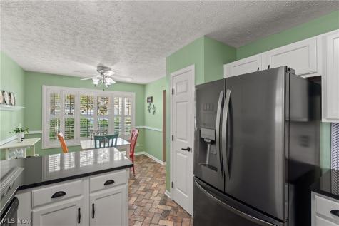 1412 Ledgewood Lane Avon OH 44011