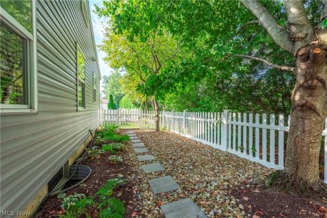 1412 Ledgewood Lane Avon OH 44011