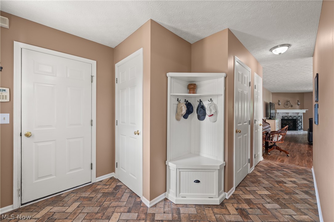 1412 Ledgewood Lane Avon OH 44011