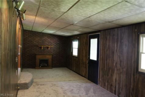 649 Standish Street NW Massillon OH 44647