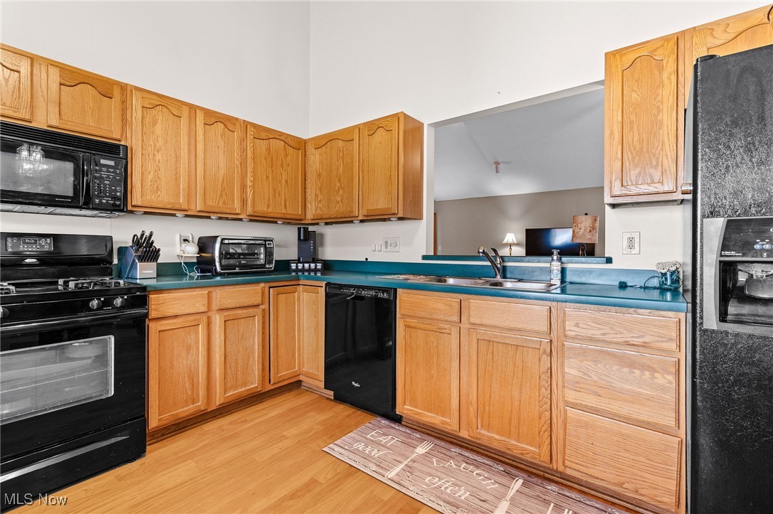 16541 Sunwood Oval Strongsville OH 44136