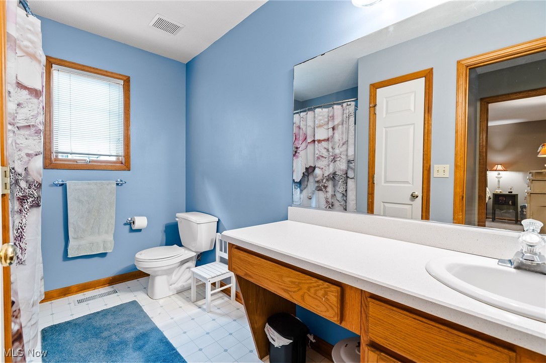 16541 Sunwood Oval Strongsville OH 44136