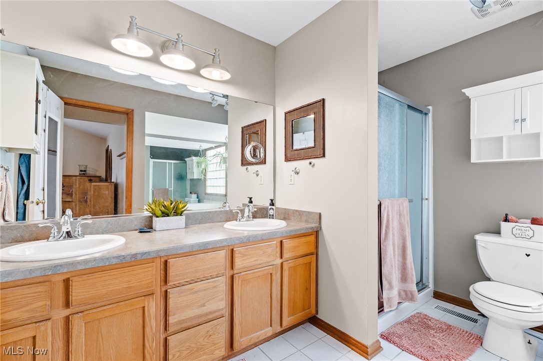 16541 Sunwood Oval Strongsville OH 44136