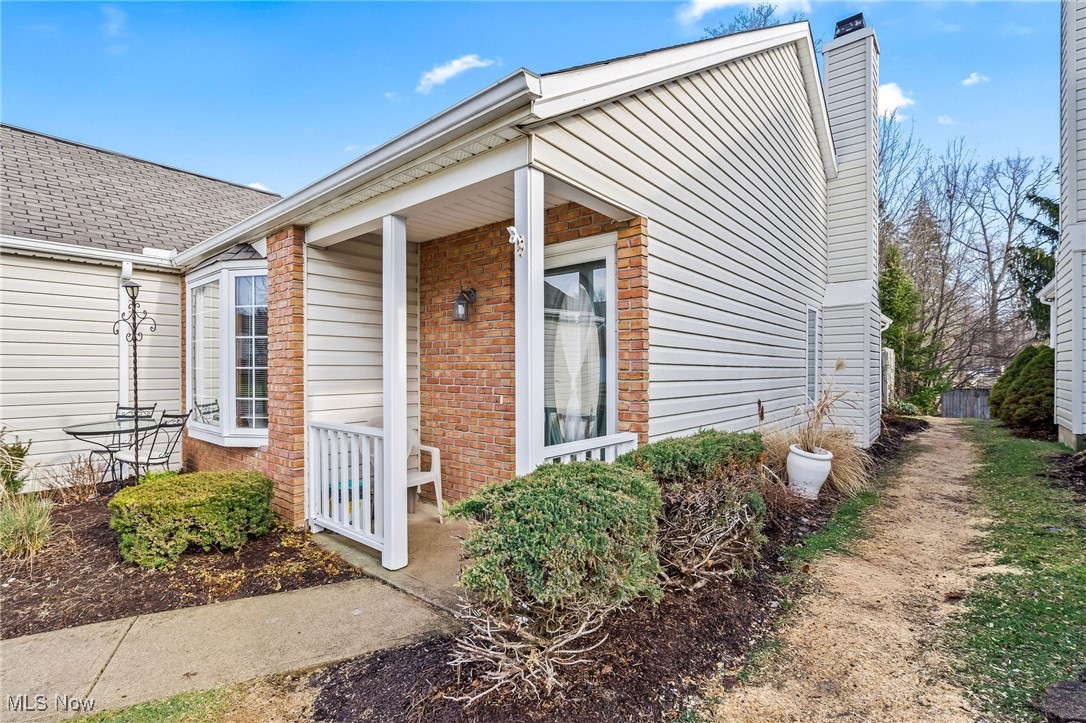 16541 Sunwood Oval Strongsville OH 44136