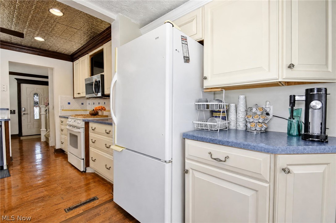 30216 Arnold Road Willowick OH 44095