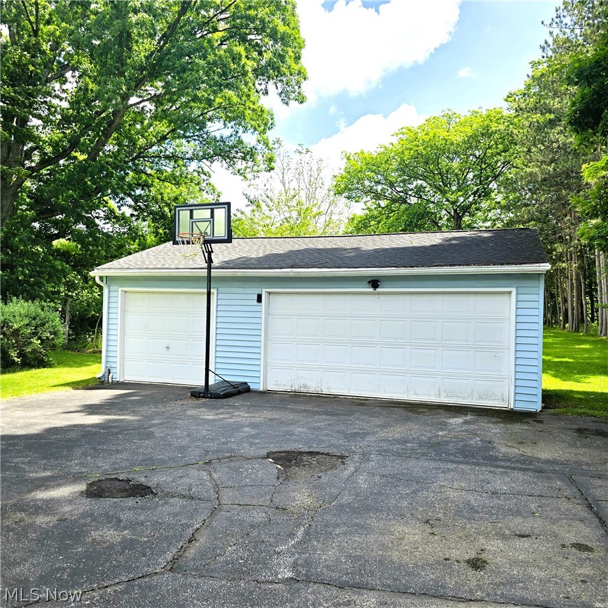 7667 S Eastland Road Middleburg Heights OH 44017