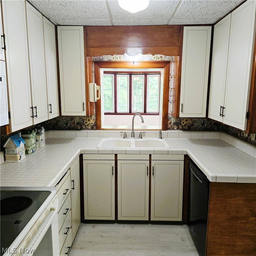 7667 S Eastland Road Middleburg Heights OH 44017