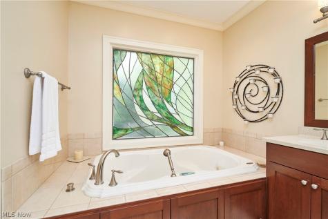 379 Greensfield Lane Copley OH 44321