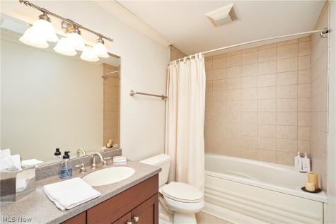 379 Greensfield Lane Copley OH 44321