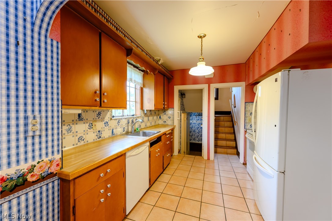 20701 Beachwood Drive Rocky River OH 44116