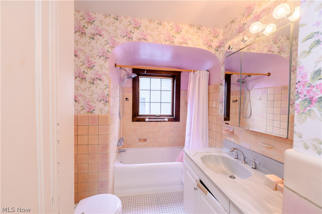 20701 Beachwood Drive Rocky River OH 44116