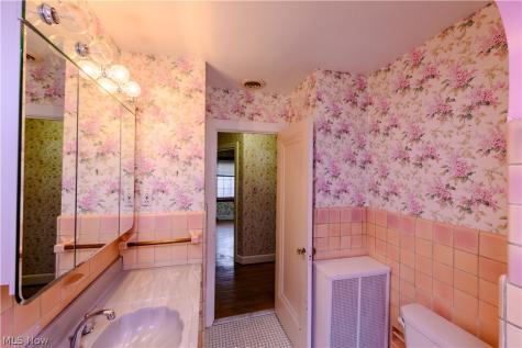20701 Beachwood Drive Rocky River OH 44116
