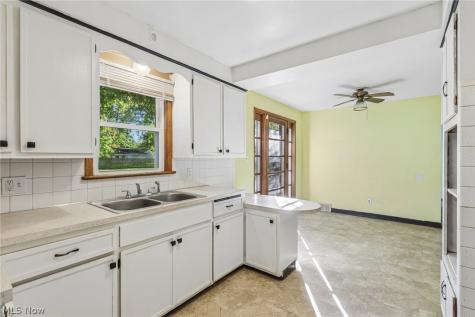1817 Basil Avenue Youngstown OH 44514