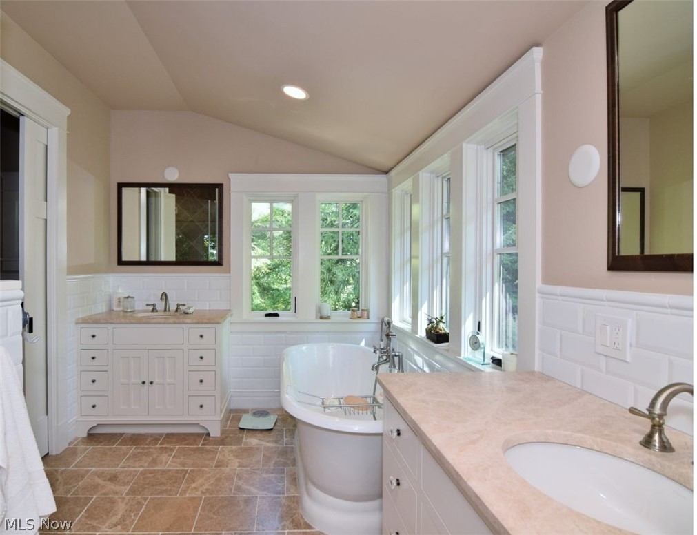 468 Bentleyville Road Chagrin Falls OH 44022