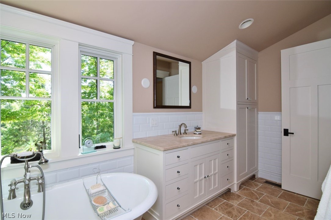 468 Bentleyville Road Chagrin Falls OH 44022