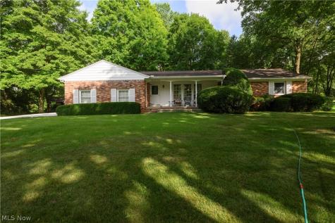 3820 Valley Drive Norton OH 44203