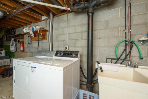 3820 Valley Drive Norton OH 44203