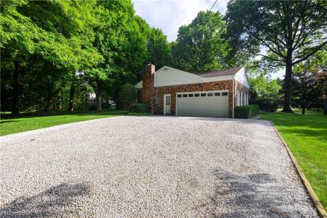 3820 Valley Drive Norton OH 44203