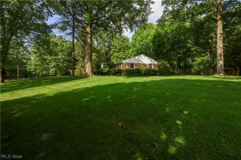 3820 Valley Drive Norton OH 44203