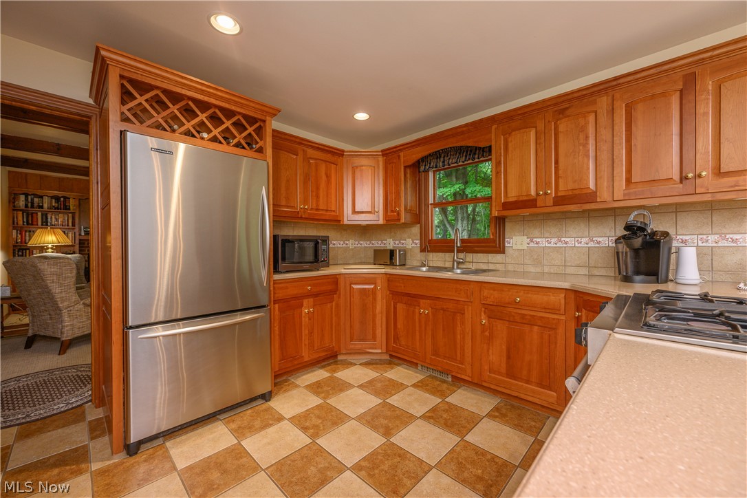 3820 Valley Drive Norton OH 44203