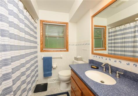3820 Valley Drive Norton OH 44203