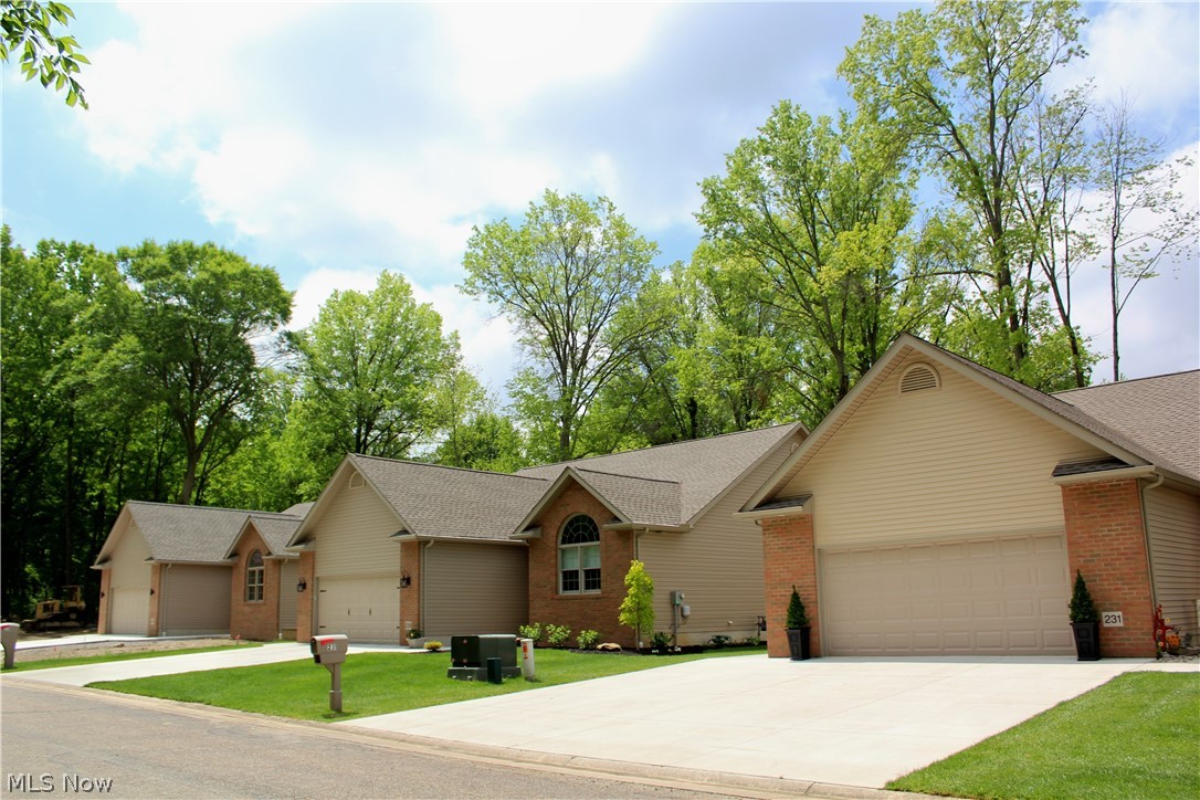 246 Lucretia Lane Columbiana OH 44408