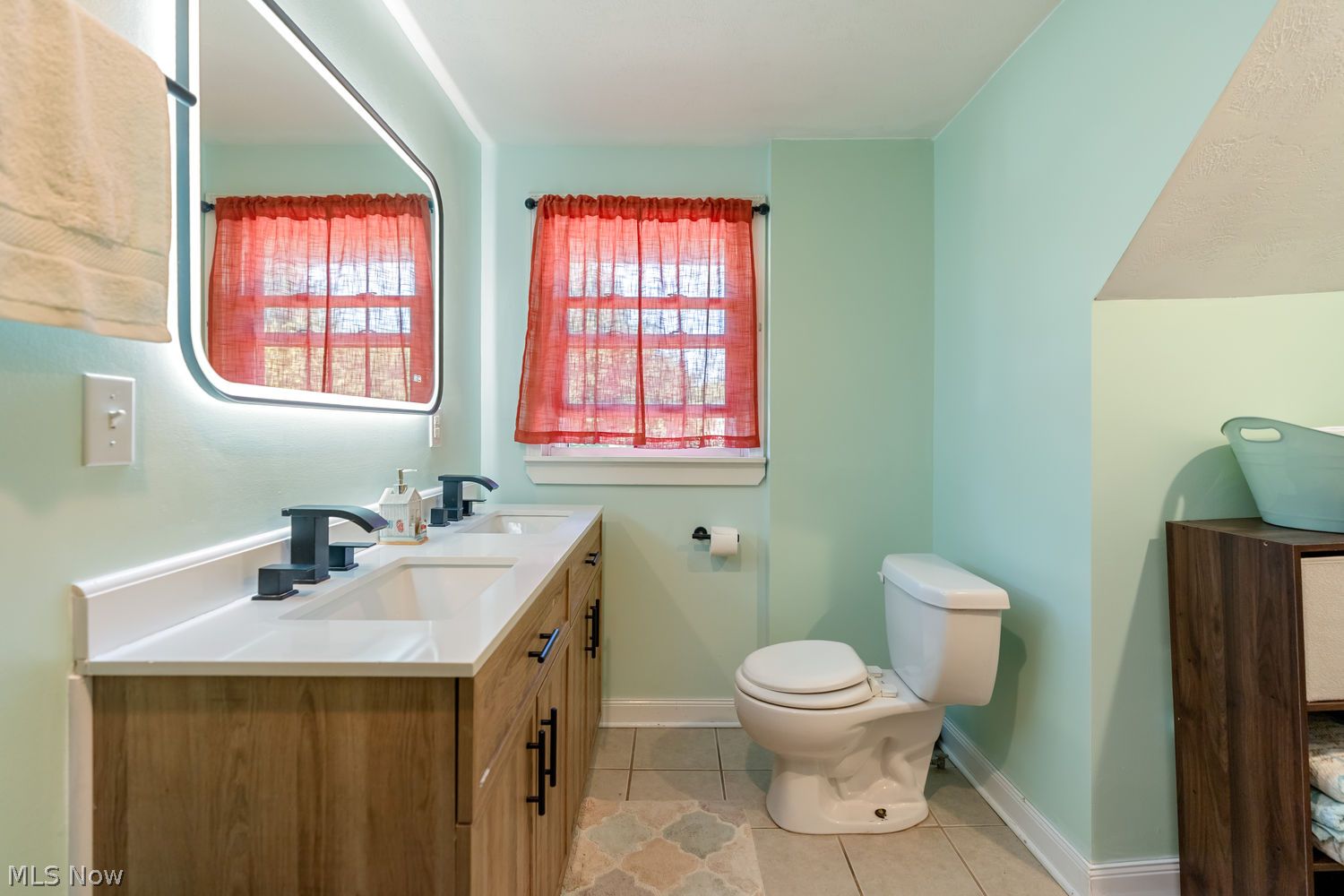 156 Canton Road Akron OH 44312
